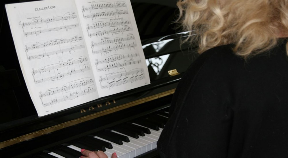  Contact Blue Mic Music